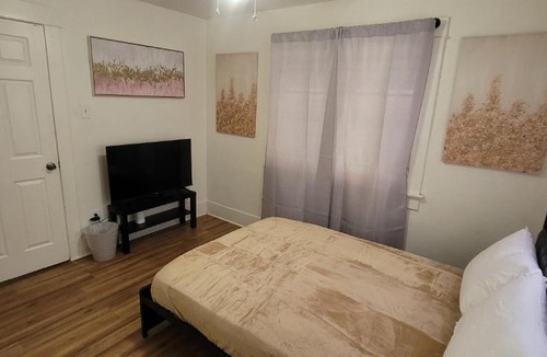Harbor Gateway North Apartment | Private 3 bedroom Home in Los Angeles - Gardena, California