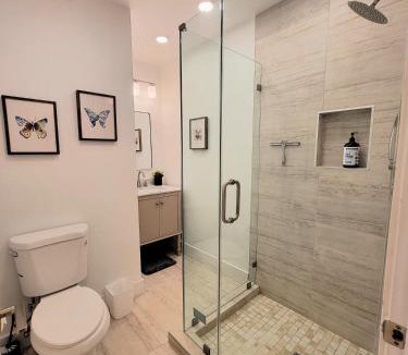Pico - Robertson House | Private and large 2 bedroom house with Pool table, backyard and office near attractions