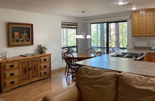 Prescott House | Private Cottage w/ King Bed & Sunset Views