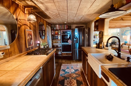 La Puebla House | Private Hiking, 6-Acre Sanctuary, Dog friendly, Hot Tub, Fireplaces, Pool