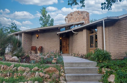 Pojoaque House | Private home along Pojoaque Creek, perfect for Families, Reunions & Getaways!
