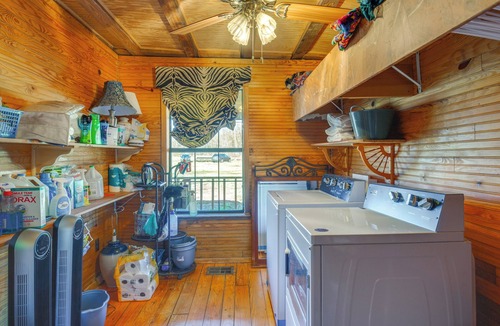 Grant Cabin | Private Lake On-Site: Secluded Retreat in Grant!