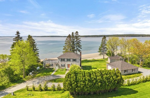Brooklin House | Private Oceanfront Oasis 4-bedroom house in Brooklin perfect for your getaway
