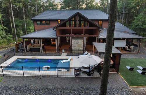 Hochatown Cabin | Private Pool Cabin & TV Cabana | Outdoor Theatre!