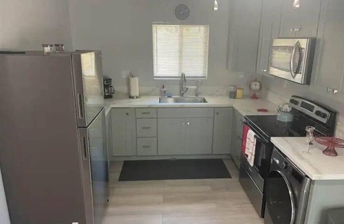 Old Poway Cottage | Private Poway Guesthouse with Soaking Tub Near San Diego
