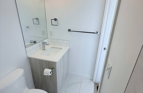Panorama Hills House | Private Room with Separate Entrance & Bath Near Calgary Airport with Parking"