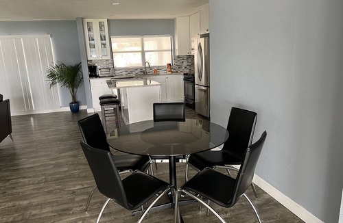 Lake Magdalene House | Private Ski Lake House in heart of Tampa