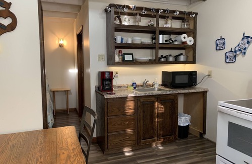 Dover Cabin | Quaint cabin in the heart of the Ozark Mountains.