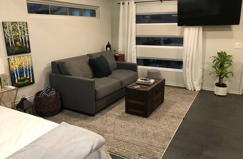 Cherry Street Apartment | Quaint midtown studio located minutes from the best Tulsa has to offer.