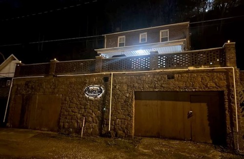 Kyle House | Quarter Shot Trailhouse