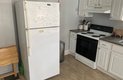 Orono Apartment | Quiet 2-bedroom apartment in Orono close to UMaine & Bangor medical facilities.