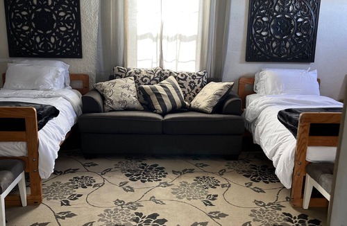 Taos House | Quiet and cozy country home with mountain views in every direction. Sleeps 6