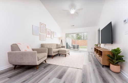 Wilmington House | Quiet Boho Townhouse; 15 Min to Beach
