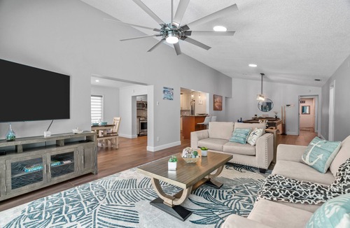 Baywood Village House | Quiet Oceanside Getaway excellent for families with children- Palm Harbor, FL
