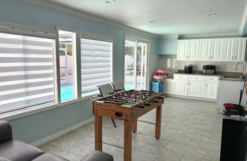 Pinellas Park House | Quiet Pool Haven: 4BR - 9PPL, AC, WiFi, and Beaches Nearby