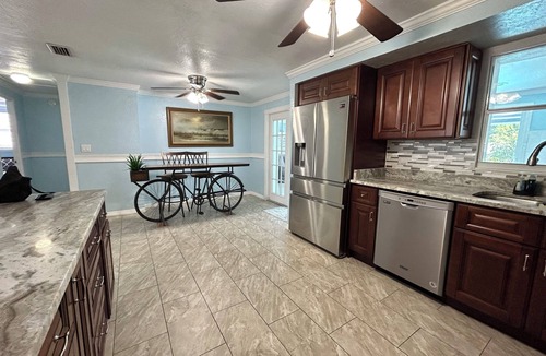 Pinellas Park House | Quiet Pool Haven: 4BR - 9PPL, AC, WiFi, and Beaches Nearby