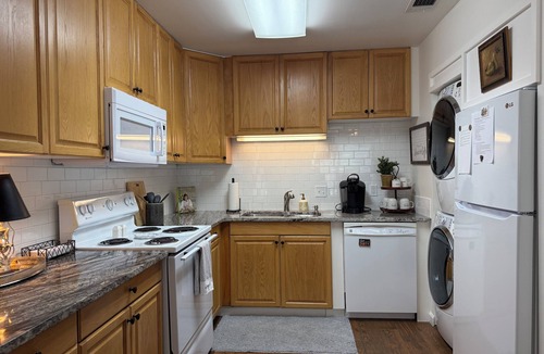 Georgetown Apartment | Quit location very close to Historic downtown square and Southwestern University