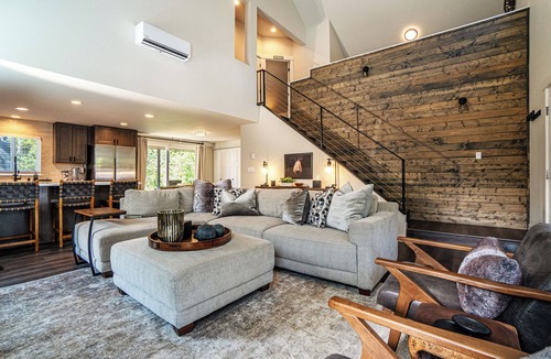 Paradise Estates Cabin | Rainier Base Camp: Modern Cabin with Hot Tub & Fire Pit
