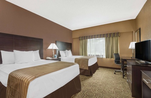 Paintsville Hotel | Ramada Hotel & Conference Center by Wyndham Paintsville