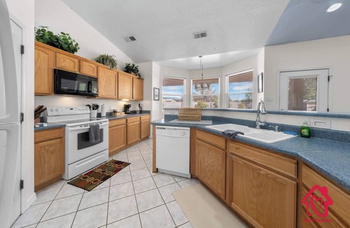 Albuquerque House | Rancho de los Sueños with Hot Tub - An Irvie Home