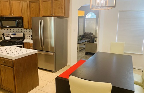 South Creek House | Relax & Enjoy Austin : Big House + King size bed + Shopping + Greenbelt