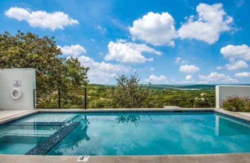 Canyon Lake House | Relax in this Hillside Home with Canyon Lake Views