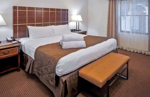 Sedona Resort | Relaxing Sedona Experience w/Spa, Mini Golf & Artisan Shops, Near Hiking Trails