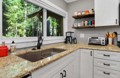 Government Camp House | Remodelled Pet Friendly Cabin on Camp Creek with Covered Deck and Fireplace.