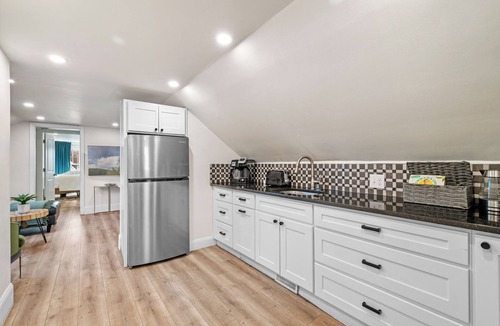 Roslindale House | Renovated 3rd-Floor Retreat | 3 Beds | Roslindale Village