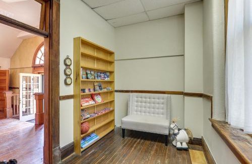 Florence House | Renovated Schoolhouse w/Piano & Private Deck!