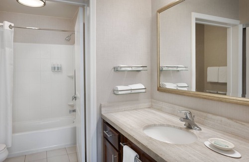 Old West Broad Neighborhood Hotel | Residence Inn by Marriott Savannah Downtown/Historic District