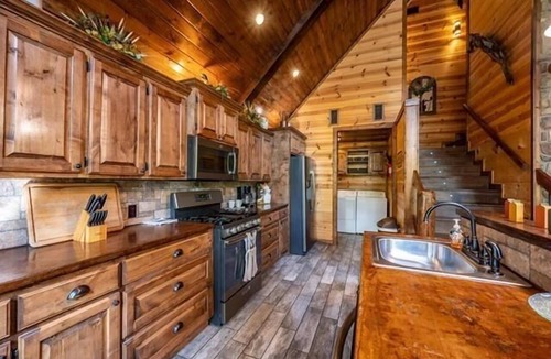 Smithville Cabin | River Front property Surrounded by Views! Located on N Mountain Fork River!