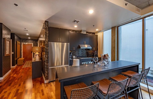 Hood River Condo | River Run Retreat - DT Loft Overlooks Hood River