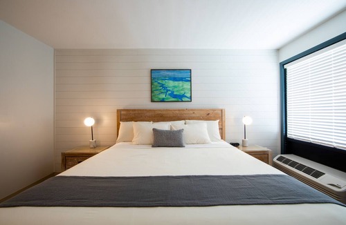 Stonehouse Hotel | River's Rest Marina & Resort