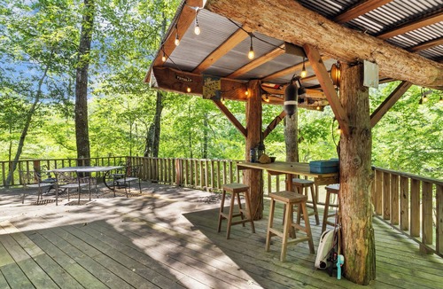 Murfreesboro House | Riverfront, 5 acres, kayaks, canoes, minutes to Crater of Diamonds, Lake Greeson