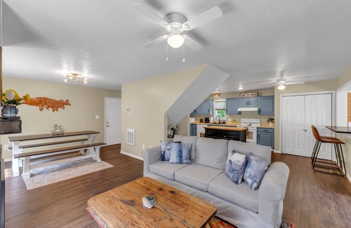Bellepoint House | Riverfront home near Sandstone Falls and New River Gorge National Park
