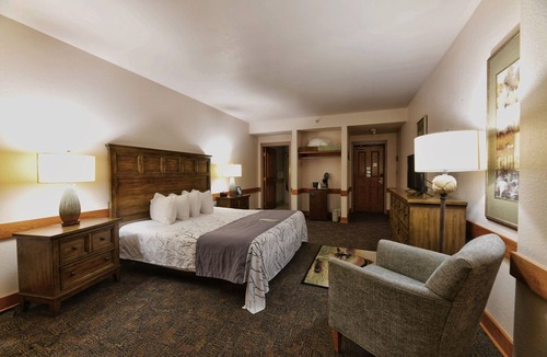 Cassville Hotel | Roaring River State Park