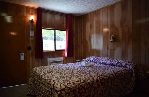 Salsbury Cove Hotel | Robbins Motel