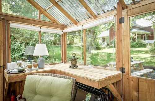 Molalla Cabin | Romantic Cottage for Couples Getaway near Portland | Oregon Rentals