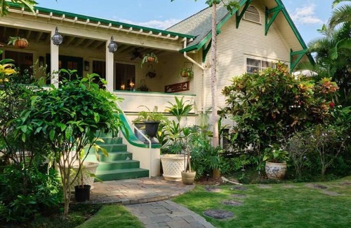 Wailuku House | Romantic Maui Hideaway at The Historic Wailuku Inn