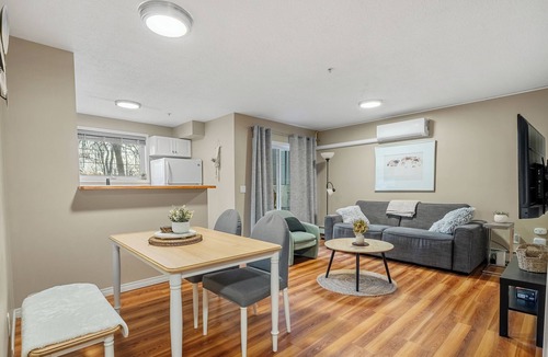 Victoria Park Condo | Roomy 3-Bed Downtown, AC, Heated Underground Parking, Near Saddledome & Stampede