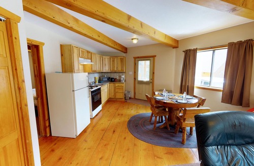 Red River House | Round Eagle Home near the River and Park