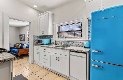 Williams House | Route 66 Downtown Blue Bungalow w/Fenced Yard, AC, W/D, 4 Smart TVs, Fast Wi-Fi