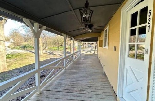 Quinlan House | Rustic Country Cabin with a Lake View! Easy Access to Lake Tawakoni