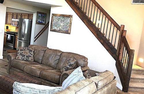 Ponderosa Trails House | Rustic Topaz Cabin Retreat - Grand Canyon, Snowbowl, Sedona