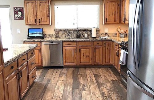 Ponderosa Trails House | Rustic Topaz Cabin Retreat - Grand Canyon, Snowbowl, Sedona