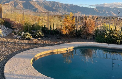 Saddlebrooke House | Saddlebrooke Relaxing Mountain Retreat - Entire Guest House Wing - Swimming Pool
