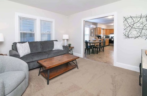 Salisbury House | Salisbury Hideaway