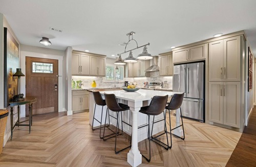 Georgetown House | SAN GABRIEL RIVER Retreat WATERFRONT Panoramic View PRIVATE POOL Outdoor Living!