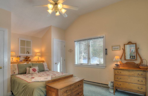 Rangeley House | SBLL 28 - Main Lodge - Small Cottage in Saddleback Lake Lodge Cottage Community